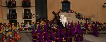Un joven recalca la procesión más famosa de Cuenca con Playmobil Un joven recalca la procesión más famosa de Cuenca con Playmobil