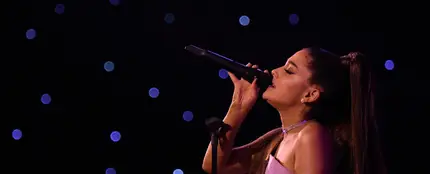 Ariana Grande actuando en los Billboard Music Awards Ariana Grande actuando en los Billboard Music Awards