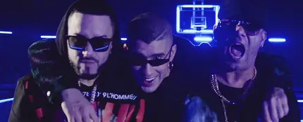 Wisin, Yandel y Bad Bunny en el vídeo de 'Dame Algo' Wisin, Yandel y Bad Bunny en el vídeo de 'Dame Algo'