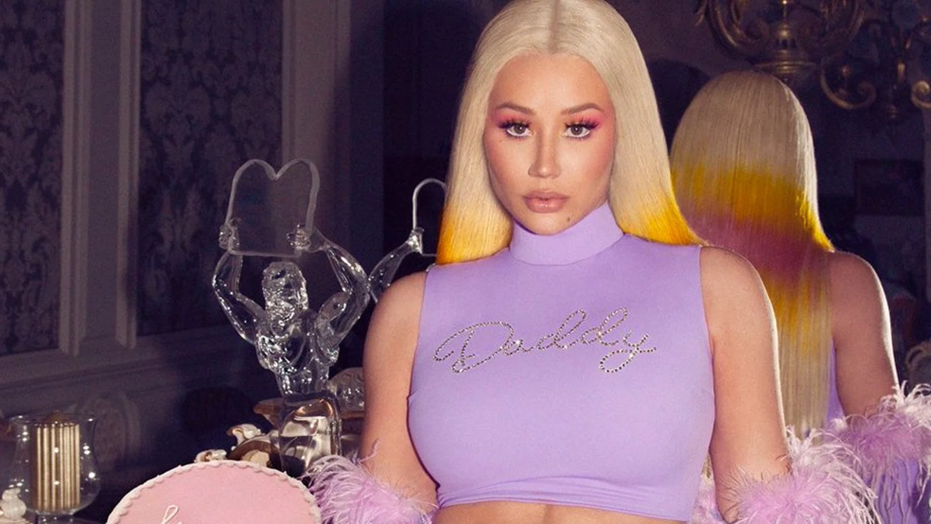 Iggy Azalea en el videoclip de 'Started' Iggy Azalea en el videoclip de 'Started'