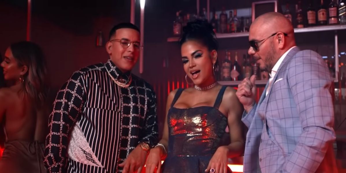Pitbull, Daddy Yankee y Natti Natasha no quieren que los engañes en 'No lo Trates'