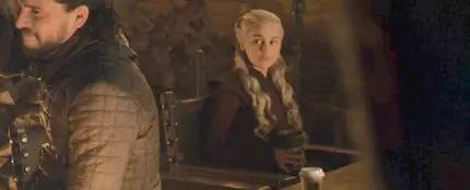 La escena en la que se puede observar un café de la compañía Starbucks. La escena en la que se puede observar un café de la compañía Starbucks.