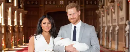 Meghan Markle y el príncipe Harry junto a su hijo Meghan Markle y el príncipe Harry junto a su hijo