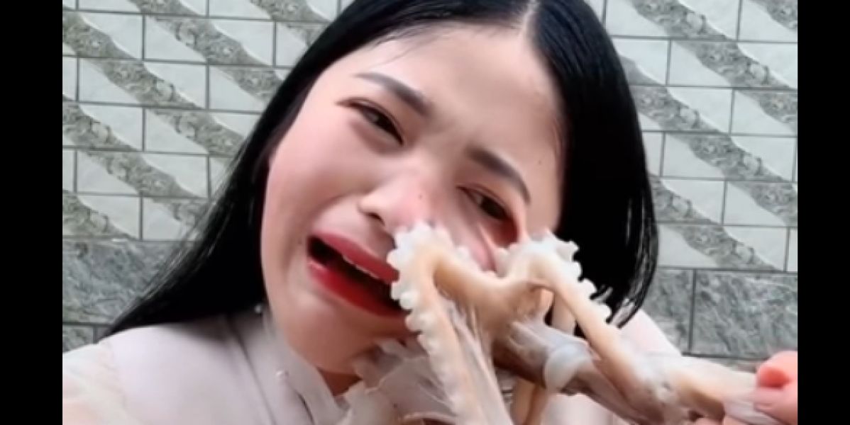 Bloguera china atacada por un pulpo