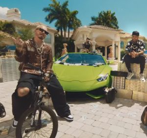 J Balvin, Arcángel, Nicky Jam y Anuel AA en el videoclip de 'Ven Y Hazlo Tú' J Balvin, Arcángel, Nicky Jam y Anuel AA en el videoclip de 'Ven Y Hazlo Tú'
