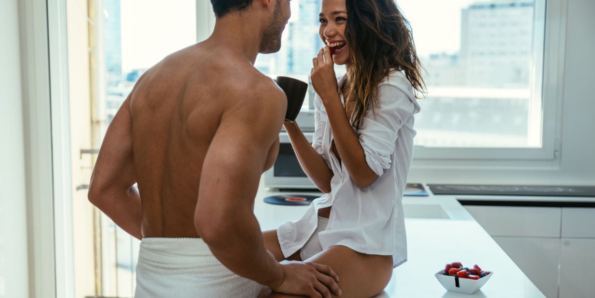 Pareja en la cocina
