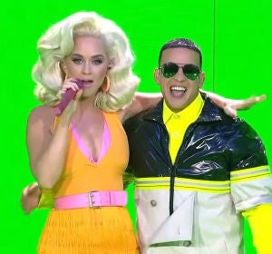 Katy Perry y Daddy Yankee interpretando su éxito 'Con Calma' Katy Perry y Daddy Yankee interpretando su éxito 'Con Calma'