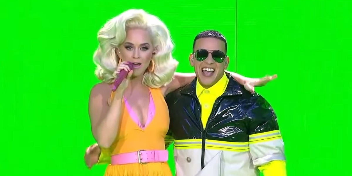 Katy Perry y Daddy Yankee interpretando su éxito 'Con Calma'
