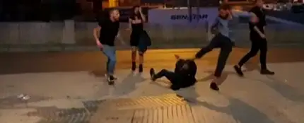 Imagen de la brutal patada que recibió en la cabeza Imagen de la brutal patada que recibió en la cabeza