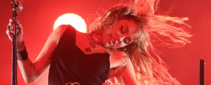 Miley Cyrus durante su concierto en el BBC Big Weekend festival Miley Cyrus durante su concierto en el BBC Big Weekend festival