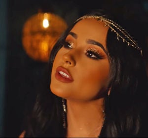 Becky en el vídeo de 'Un mundo ideal' Becky en el vídeo de 'Un mundo ideal'