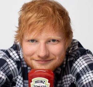 Ed Sheeran con su ketchup edición especial Ed Sheeran con su ketchup edición especial