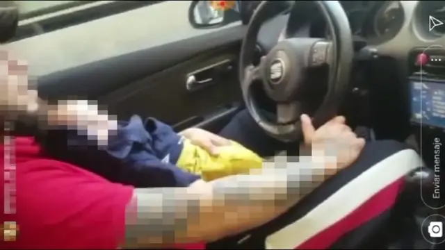 Identifican al conductor que iba con un bebé en brazos
