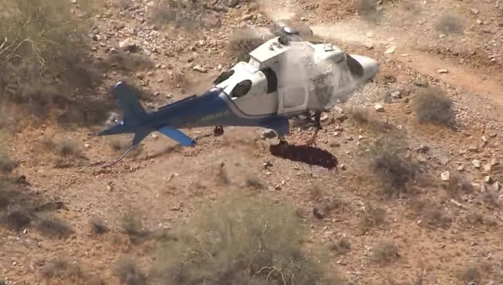 El rescate en helicóptero más mareante: una mujer de 74 años que queda suspendida sin dejar de girar