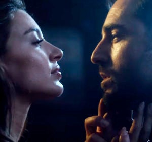 Ana Guerra y Bustamante en el videoclip de 'Desde que te vi' Ana Guerra y Bustamante en el videoclip de 'Desde que te vi'