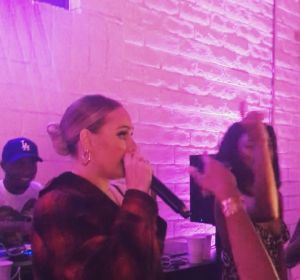 Adele rapeando 'Monster' de Nicki Minaj Adele rapeando 'Monster' de Nicki Minaj