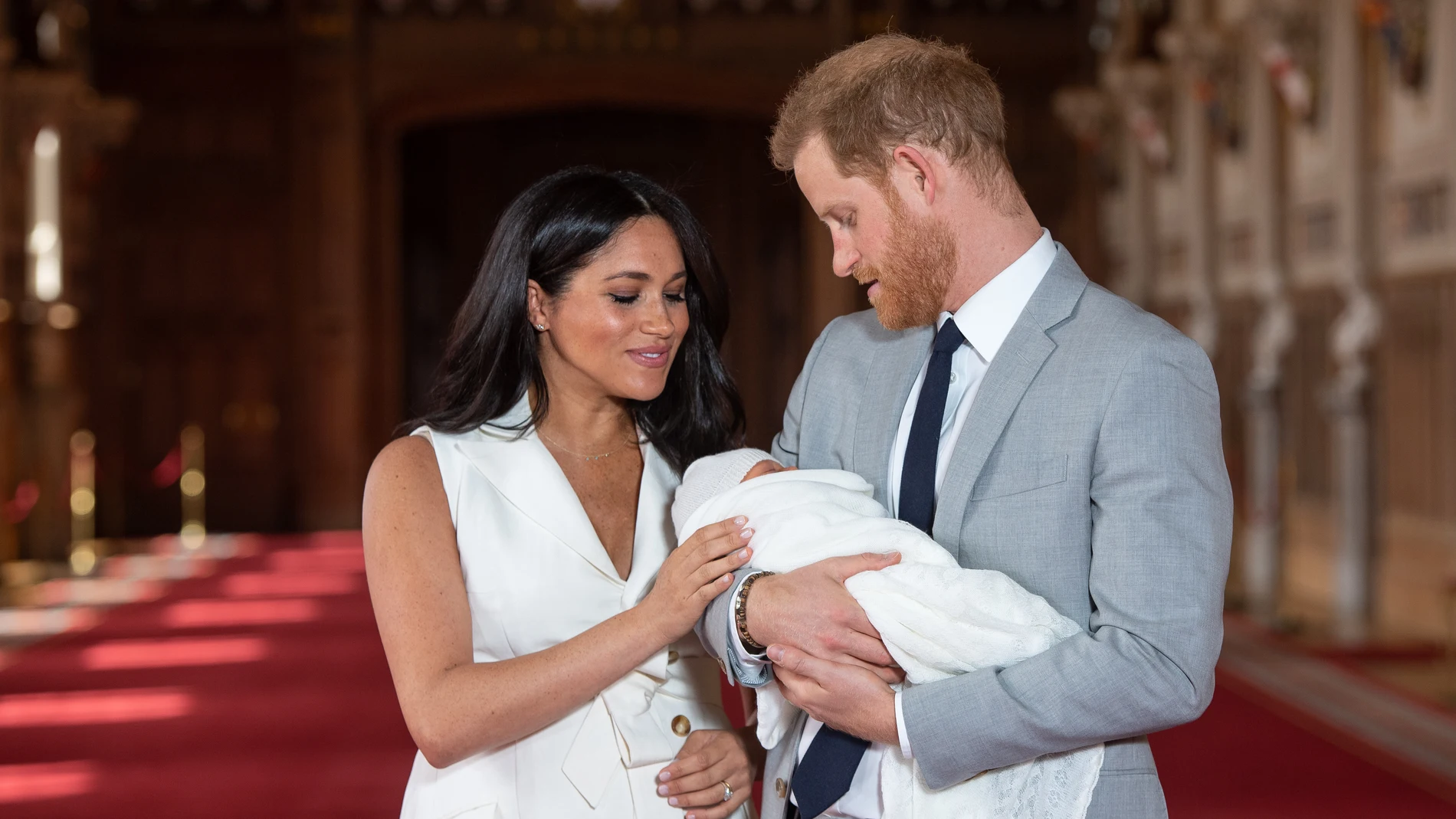 Meghan Markle y el Príncipe Harry con su hijo Archie