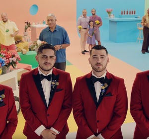 Bad Bunny y Los Rivera Destino en el vídeo de 'Flor' Bad Bunny y Los Rivera Destino en el vídeo de 'Flor'