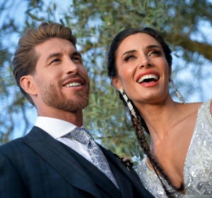 Sergio Ramos y Pilar Rubio atienden a la prensa tras casarse en Sevilla Sergio Ramos y Pilar Rubio atienden a la prensa tras casarse en Sevilla