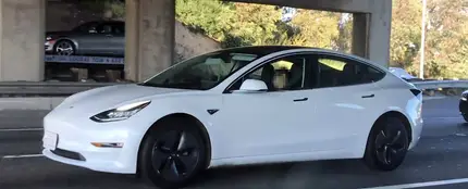 Dormido al volante de un Tesla Dormido al volante de un Tesla