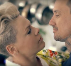 Pink en el vídeo de '90 days' Pink en el vídeo de '90 days'