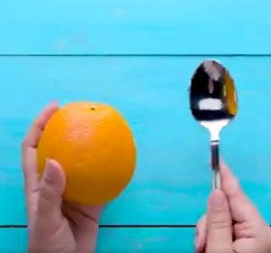 ¿Serías capaz de pelar una naranja con una cuchara? ¿Serías capaz de pelar una naranja con una cuchara?
