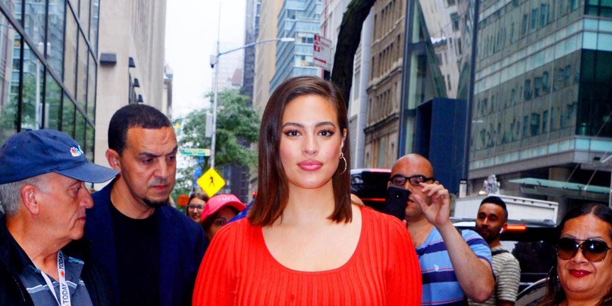 Ashley Graham arrasa con sus curvas a cada paso en Nueva York