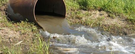 Es necesario buscar tratamientos alternativos que permitan una degradación eficiente de los contaminantes orgánicos en las aguas residuales.