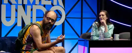 ¿Por qué lleva Ignatius Farray una mochila a todos lados? ¿Por qué lleva Ignatius Farray una mochila a todos lados?