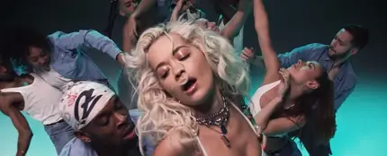 Rita Ora en el videoclip de 'Ritual' Rita Ora en el videoclip de 'Ritual'