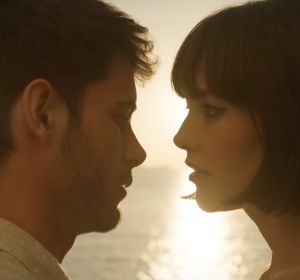 David Solans y Mireia Oriol protagonizan el videoclip de 'La Isla' de Dorian David Solans y Mireia Oriol protagonizan el videoclip de 'La Isla' de Dorian