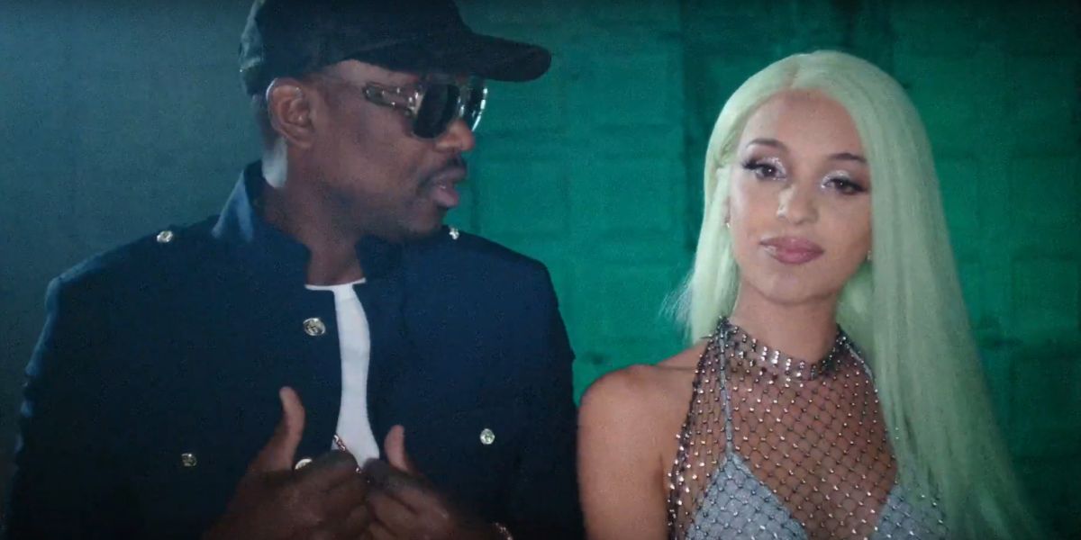 Bad Gyal y Busy Signal en el videoclip de 'Santa María'