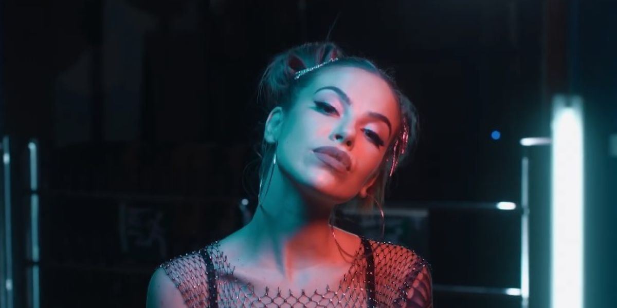 María Isabel en su nuevo videoclip