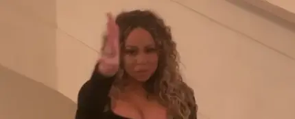 Mariah Carey abre una botella con su voz Mariah Carey abre una botella con su voz