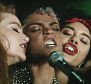 Los álter ego de Ed Sheeran, Bruno Mars y Chris Stapleton en el videoclip de 'BLOW' Los álter ego de Ed Sheeran, Bruno Mars y Chris Stapleton en el videoclip de 'BLOW'