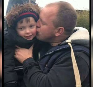 Disney impide a un padre poner la imagen de Spiderman en la tumba de su hijo Disney impide a un padre poner la imagen de Spiderman en la tumba de su hijo