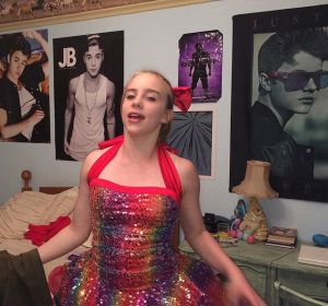 Billie Eilish anuncia su colaboración con Justin Bieber Billie Eilish anuncia su colaboración con Justin Bieber
