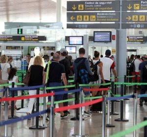 Colas en el control de seguridad del aeropuerto del Prat Colas en el control de seguridad del aeropuerto del Prat