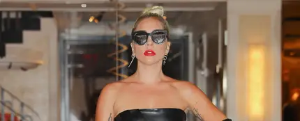 Lady Gaga saliendo de su apartamento de Nueva York Lady Gaga saliendo de su apartamento de Nueva York