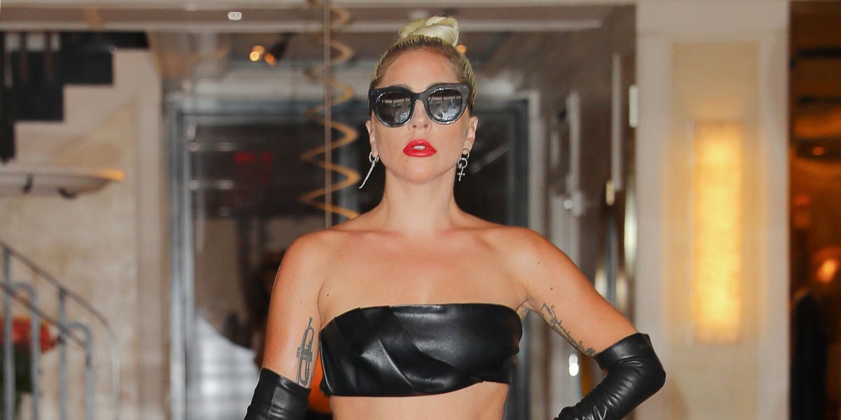 Lady Gaga saliendo de su apartamento de Nueva York