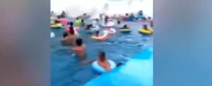 Imagen del momento del Tsunami Imagen del momento del Tsunami