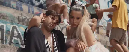 Don Patricio y Lola Índigo en el videoclip de 'Lola Bunny' Don Patricio y Lola Índigo en el videoclip de 'Lola Bunny'