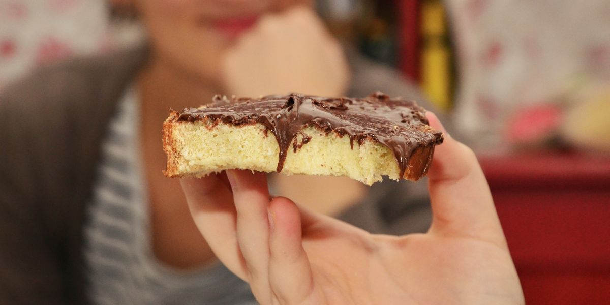 Rebanada de pan con chocolate