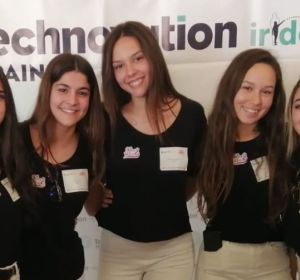 Las estudiantes madrileñas que han desarrollado la App Las estudiantes madrileñas que han desarrollado la App