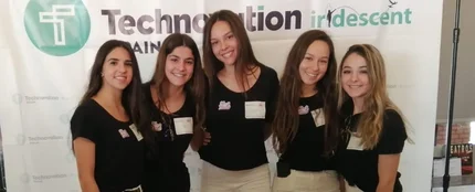 Las estudiantes madrileñas que han desarrollado la App Las estudiantes madrileñas que han desarrollado la App