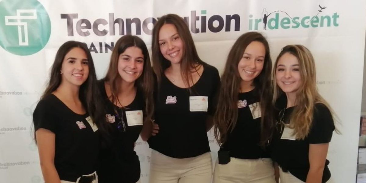 Las estudiantes madrileñas que han desarrollado la App