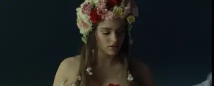 Rosalía en el videoclip de 'Yo x ti Tú x mi', su colaboración con Ozuna Rosalía en el videoclip de 'Yo x ti Tú x mi', su colaboración con Ozuna