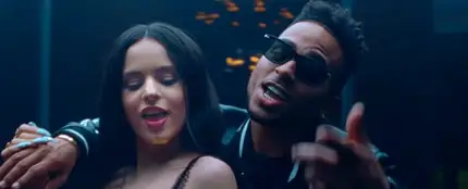 Rosalía y Ozuna en el videoclip de 'Yo X Ti, Tu X Mi' Rosalía y Ozuna en el videoclip de 'Yo X Ti, Tu X Mi'