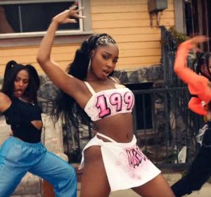 Normani en el videoclip de 'Motivation' Normani en el videoclip de 'Motivation'