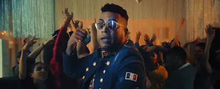 Don Omar en el vídeo de 'Vacilón' Don Omar en el vídeo de 'Vacilón'